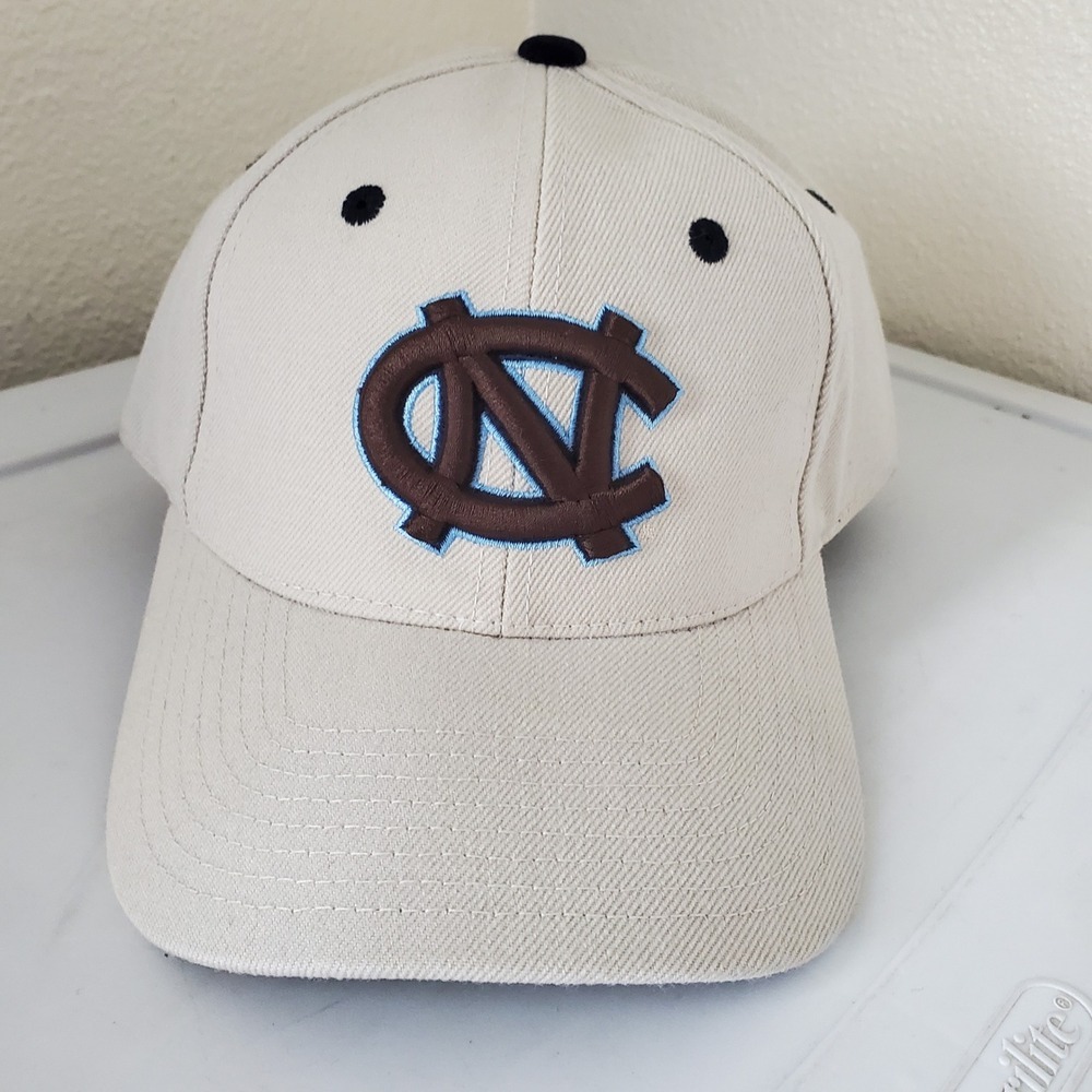 Top of the World UNC Tar Heels Fitted Hat 7 3/8 Cream Brown North Carolina Cap